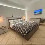 Vacanze Mare Nostrum - In Front Of The With Pool Tatil Evi Campofelice Di Roccella