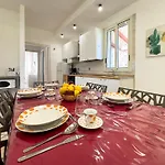 Tatil Evi Vacanze Mare Nostrum - In Front Of The With Pool