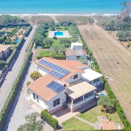 Vacanze Mare Nostrum - In Front Of The With Pool Tatil Evi