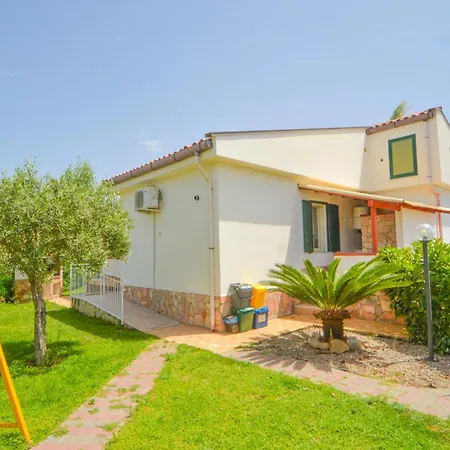 Vacanze Mare Nostrum - In Front Of The With Pool Tatil Evi