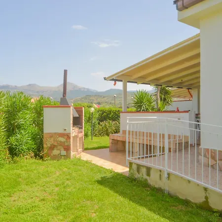 Vacanze Mare Nostrum - In Front Of The With Pool Tatil Evi *
