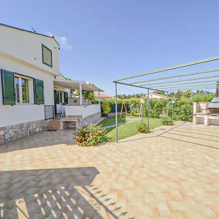 Vacanze Mare Nostrum - In Front Of The With Pool *